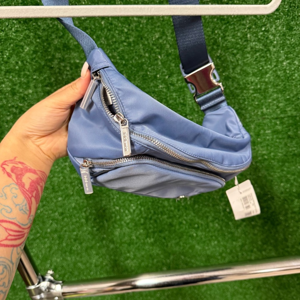 Lululemon Everywhere Belt Bag Extra Large 4L *Metal - Washed Denim/Silver - Picture 5 of 7